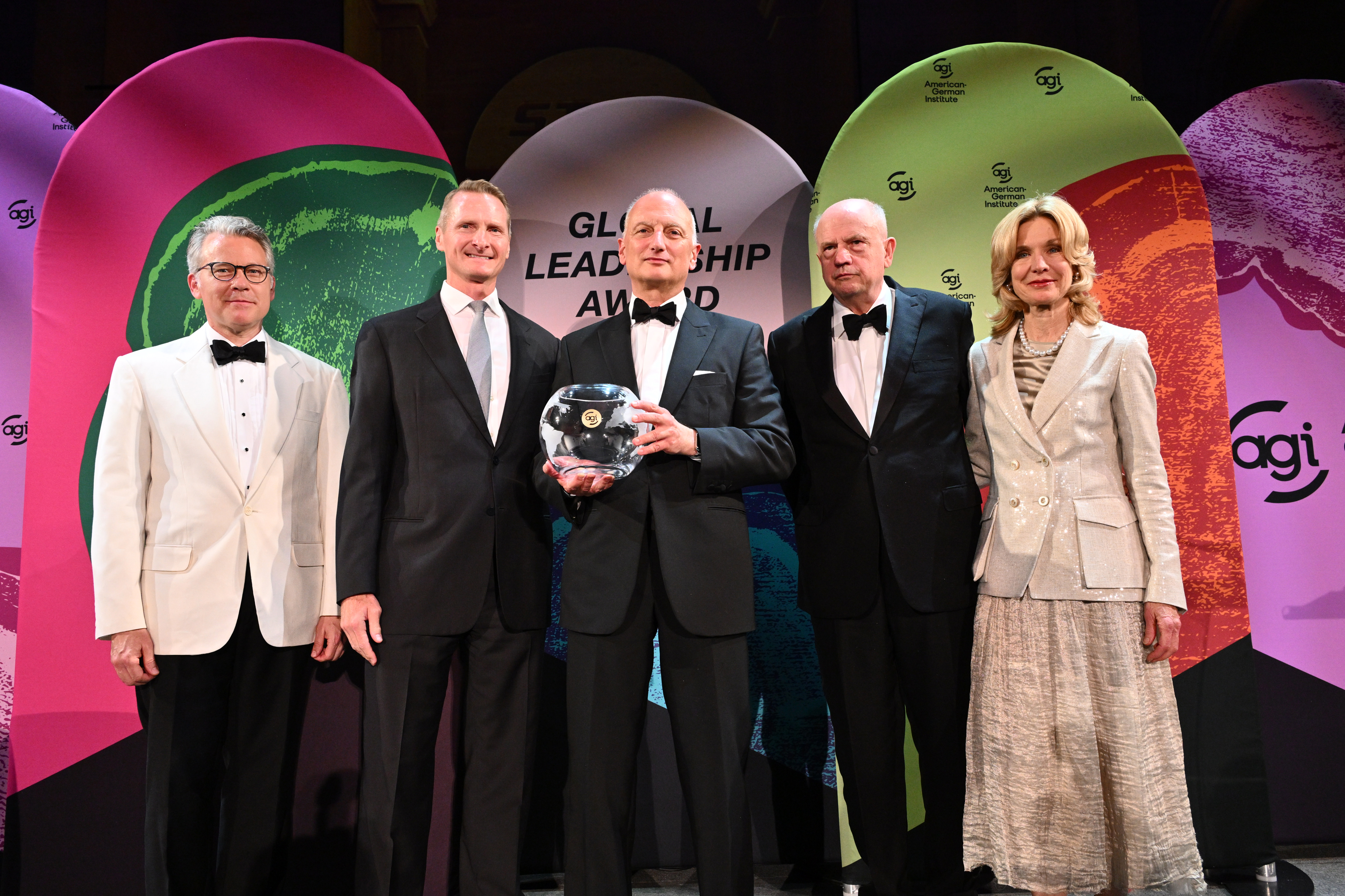 Le Dr Nikolas Stihl reçoit le Global Leadership Award